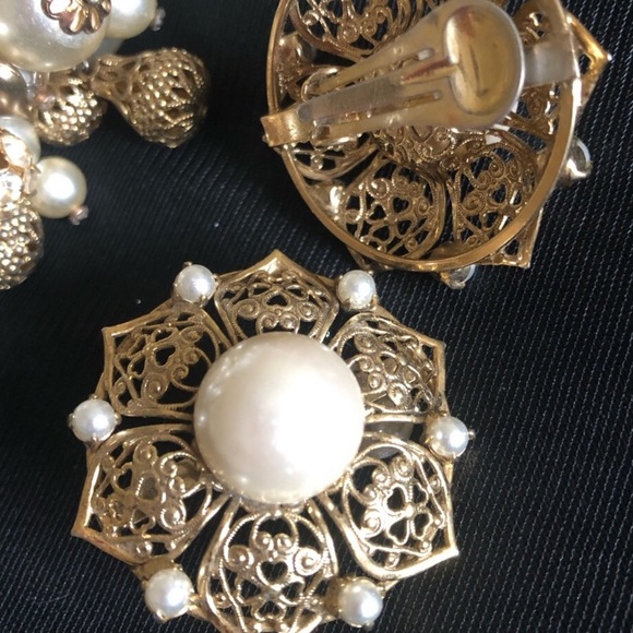 Set of two Vintage 80s clip on Pearl Earrings and pearl stretchable Bracelet - Picture 5 of 16